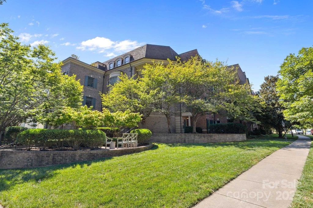 Property photo 1 of 44