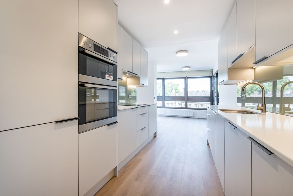 Property photo 2 of 15 Kitchen