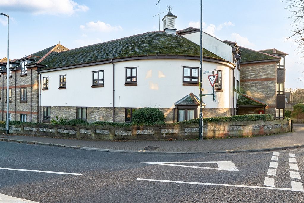 Property photo 1 of 11