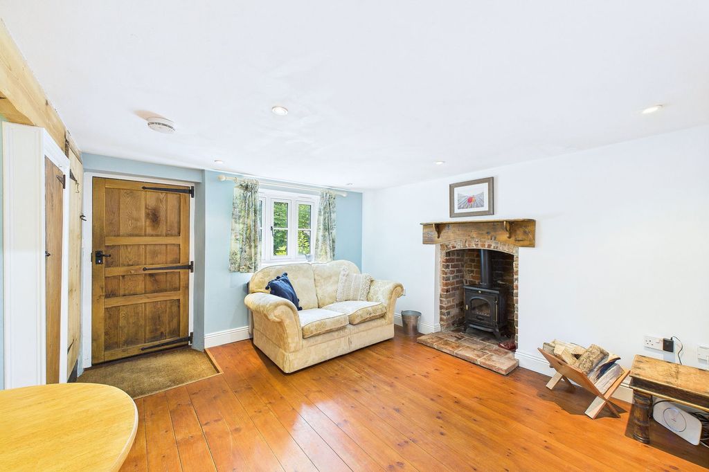 Property photo 2 of 19
