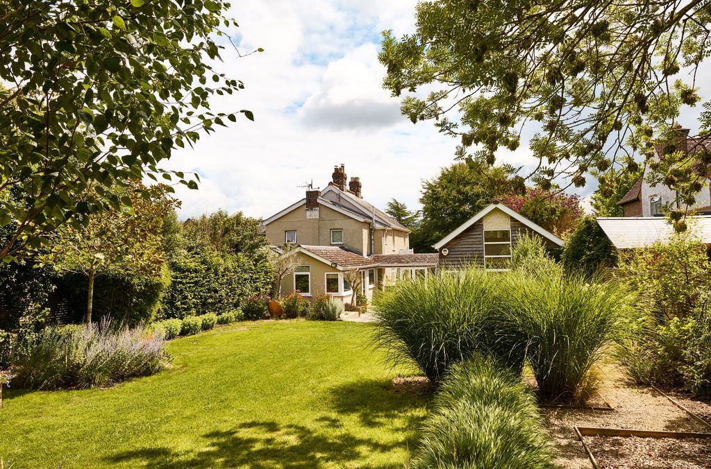 Property photo 1 of 35