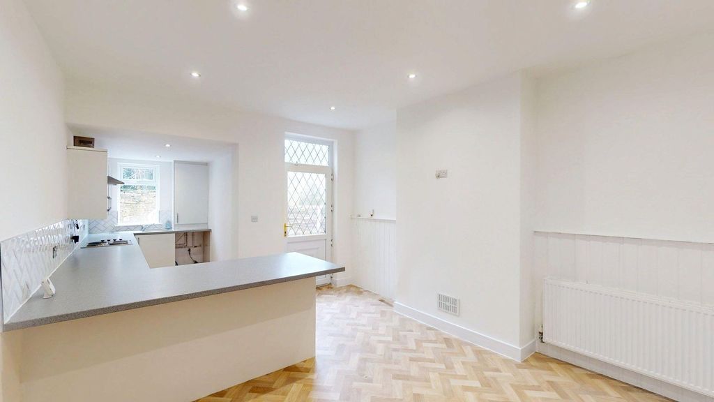 Property photo 3 of 13 Kitchen