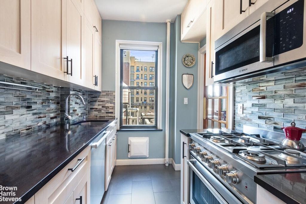 Property photo 3 of 9 <Alttext/>