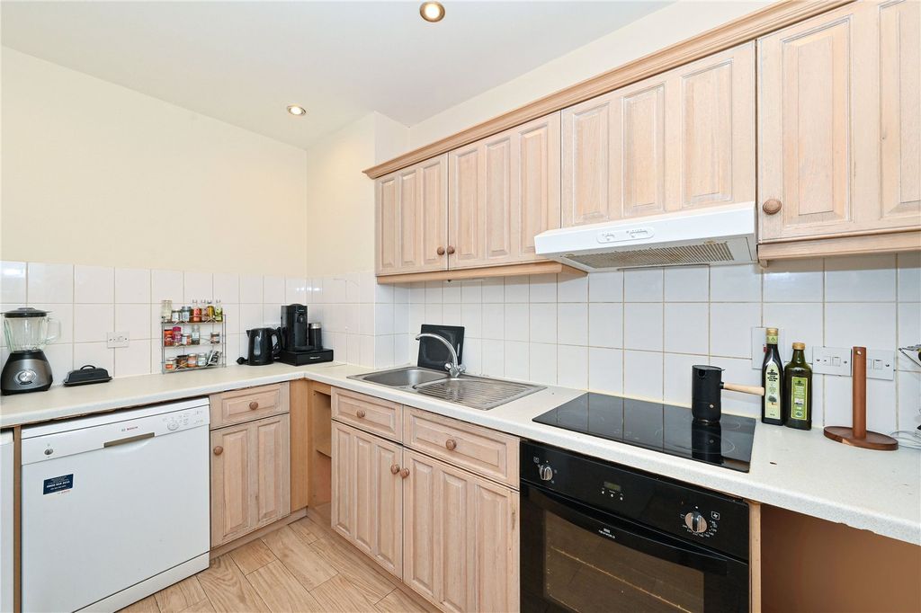 Property photo 3 of 12 Picture No. 06