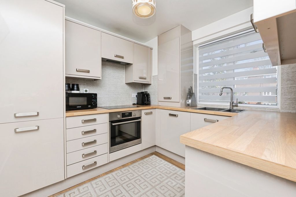 Property photo 2 of 20 Pbox-Img.Jpg