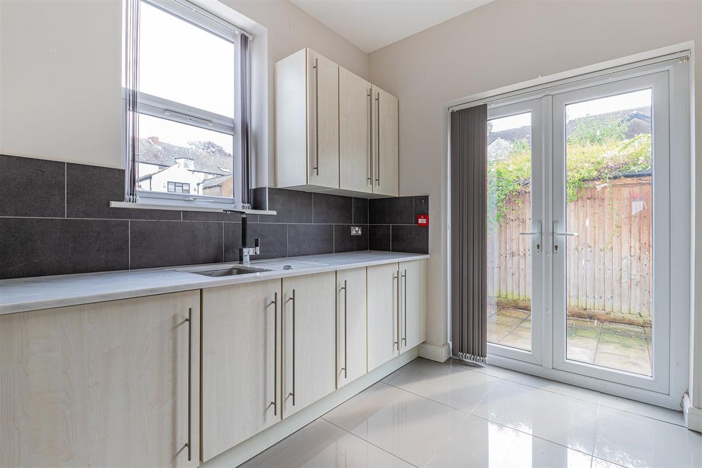Property photo 3 of 10 Rawden Place 1, 2-11.Jpg