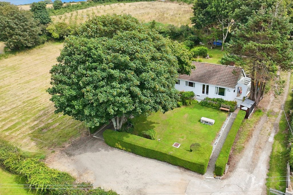 Property photo 1 of 20 Front View