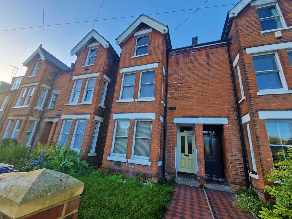 Property photo 2 of 7