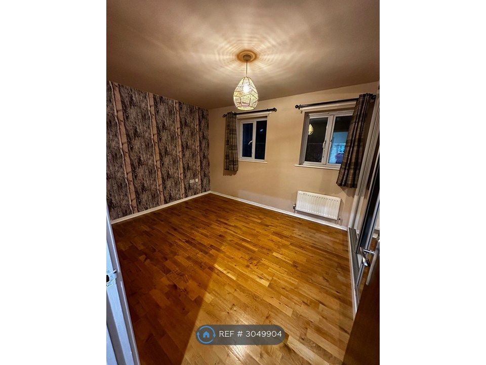 Property photo 3 of 12 Bedroom 1
