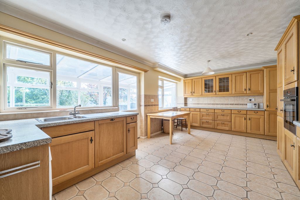 Property photo 3 of 17 1438593-13-69dcc368B0652