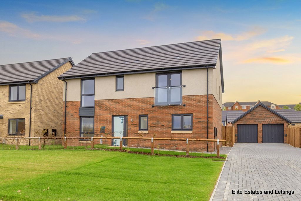 Property photo 1 of 20 01-External Front 2