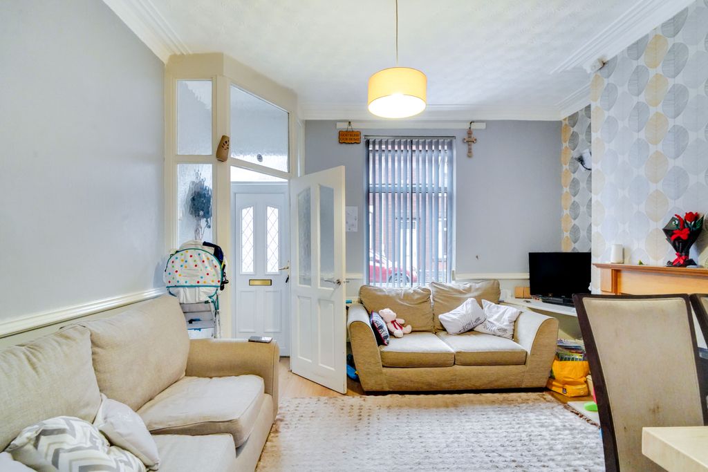 Property photo 2 of 10