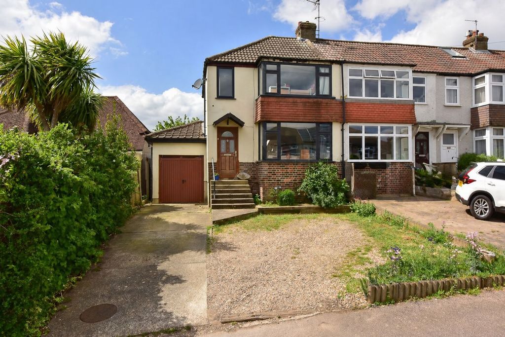 Property photo 1 of 32