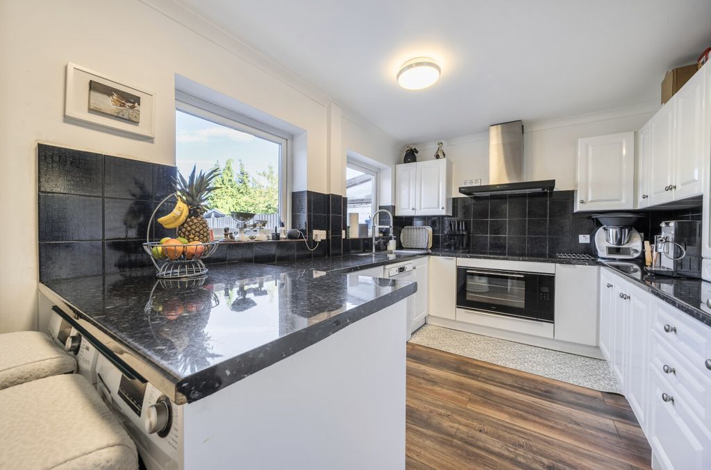 Property photo 2 of 18 1357913-7-68d1134...