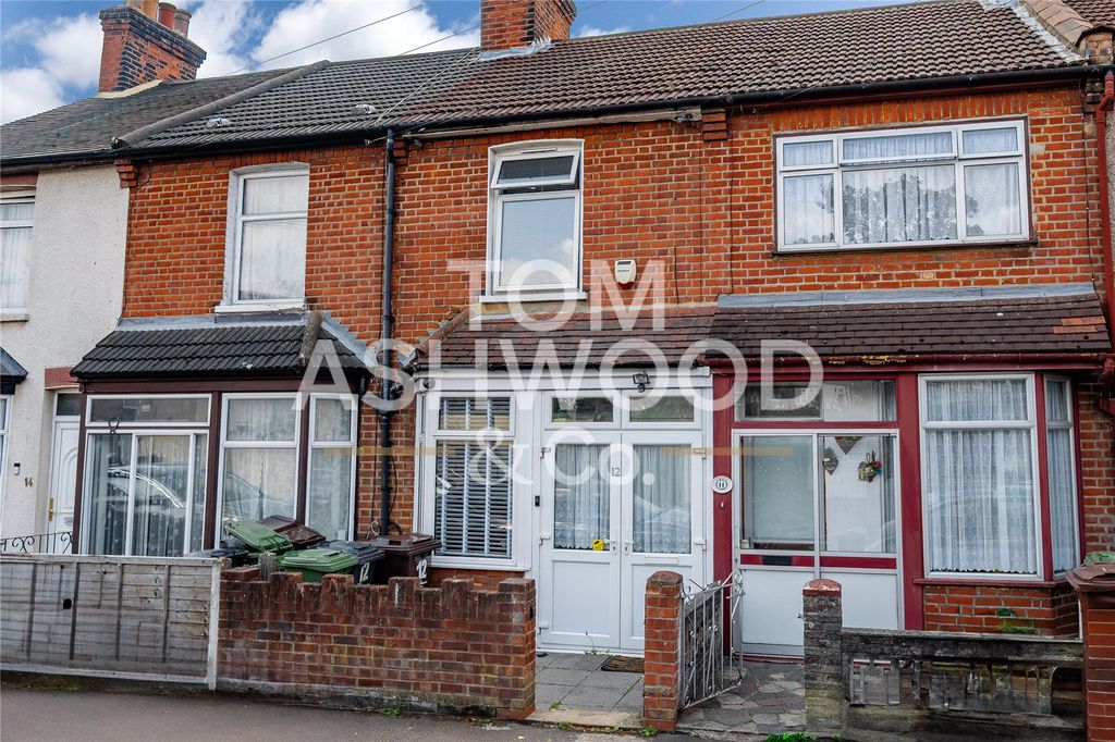 Property photo 1 of 20 Picture No. 04