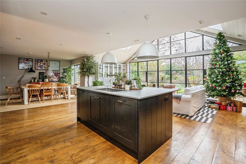 Property photo 3 of 21 Picture No. 04