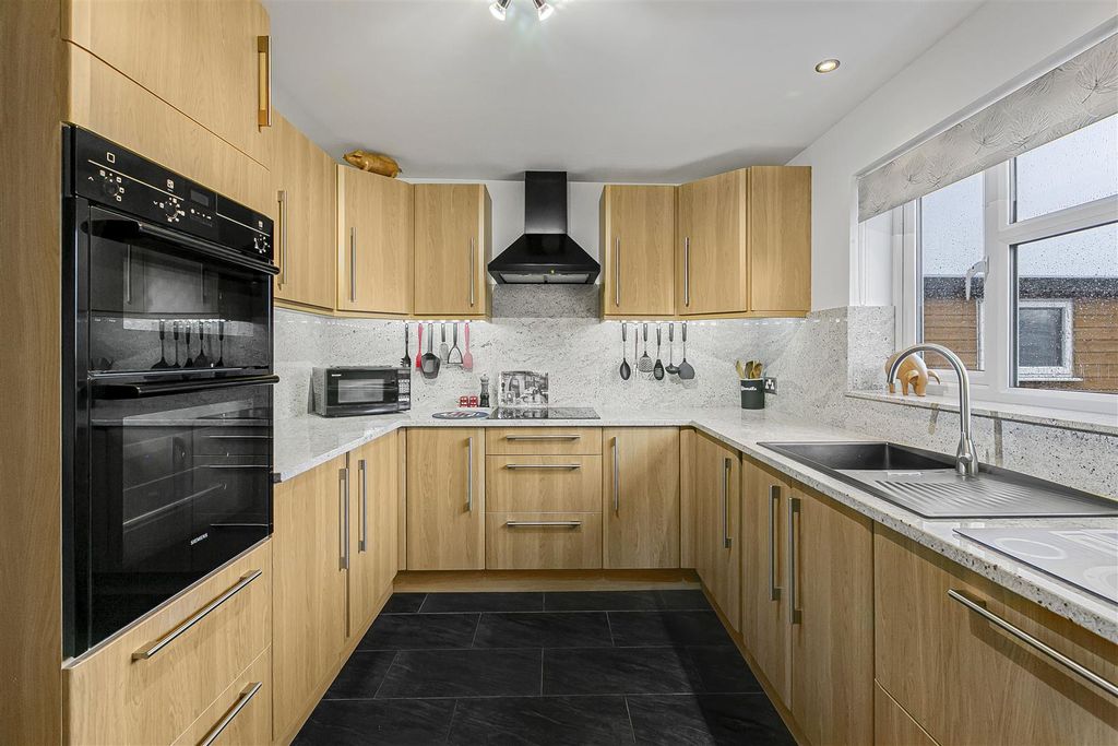 Property photo 2 of 17 43_28099.Jpg