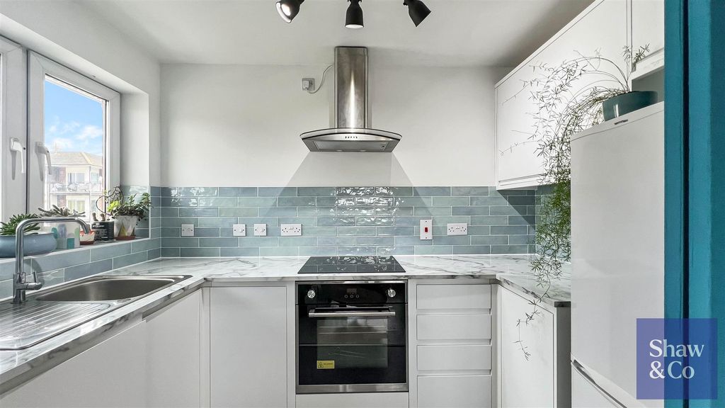 Property photo 3 of 9 Tempimageflcumj.Jpg