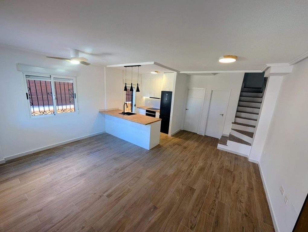 Property photo 3 of 27