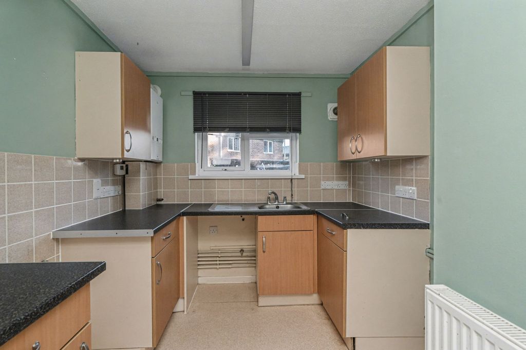 Property photo 3 of 14 43 Keepers Coombe, Bracknell, Berkshire, Rg12 0Tn