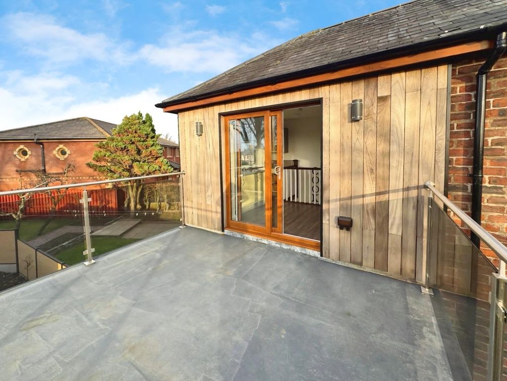 Property photo 2 of 20 Balcony