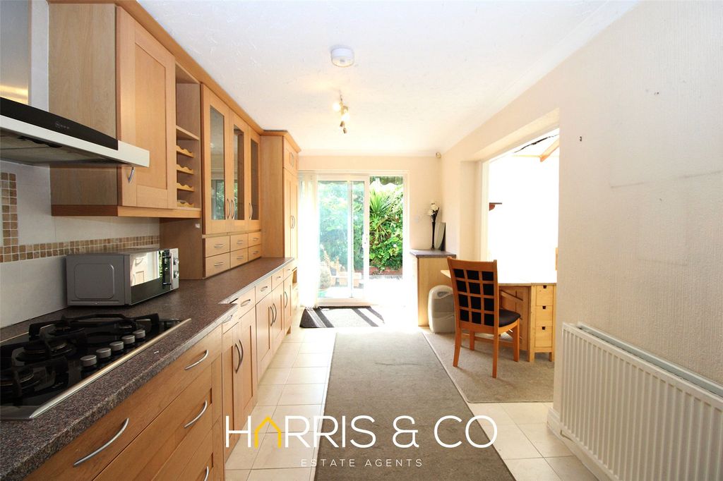 Property photo 2 of 22 Picture No. 18