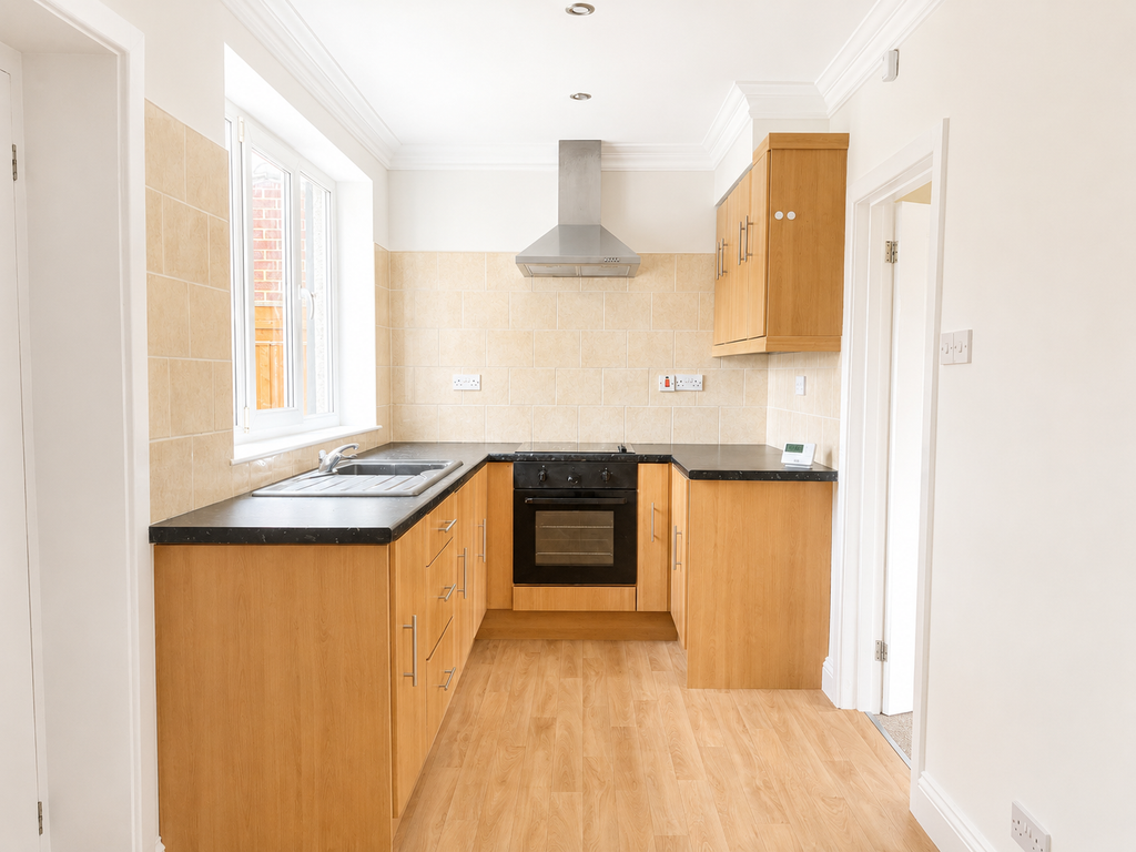 Property photo 3 of 10 Kitchen