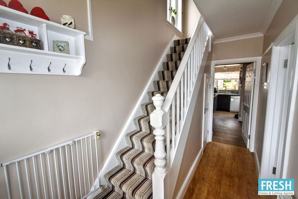 Property photo 2 of 36