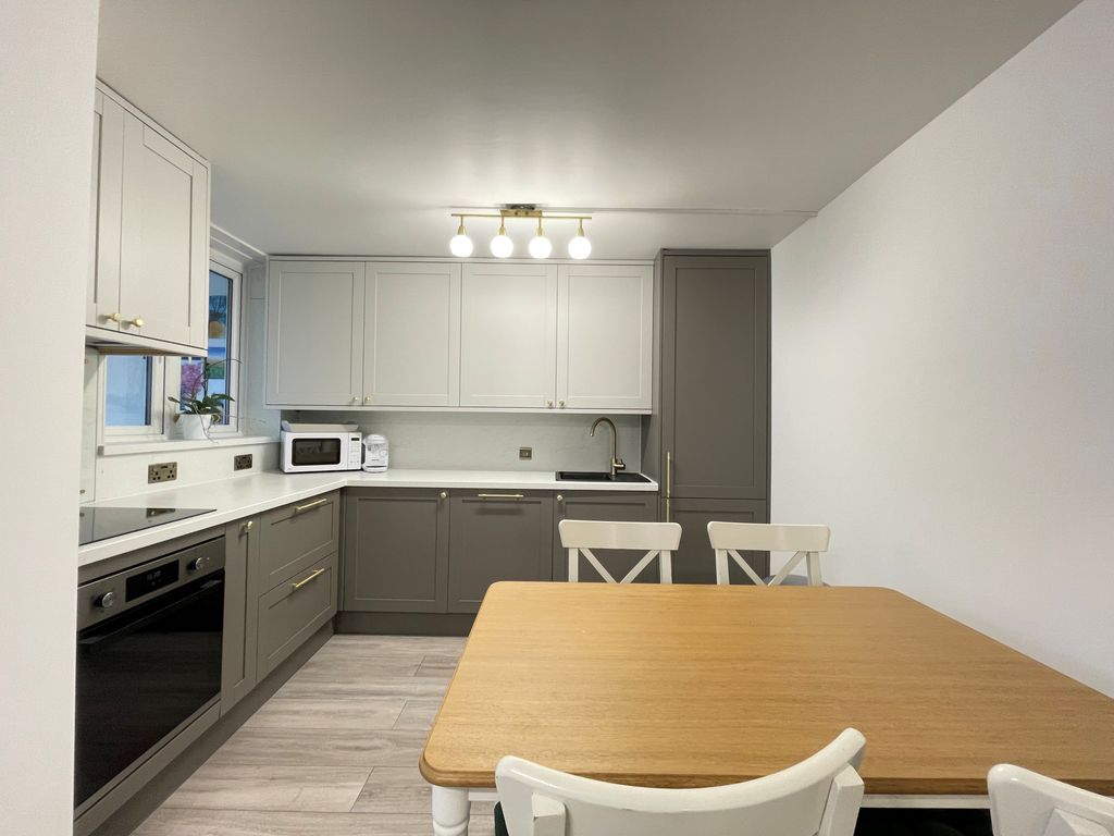 Property photo 2 of 13 Image