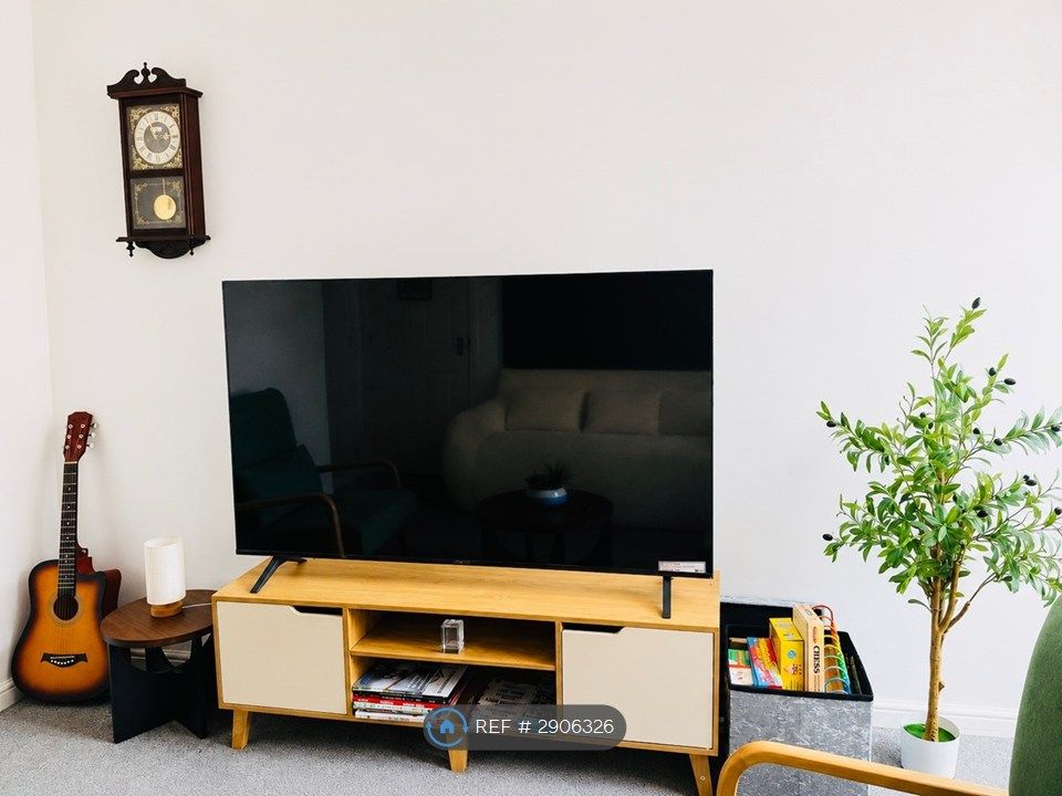 Property photo 2 of 34