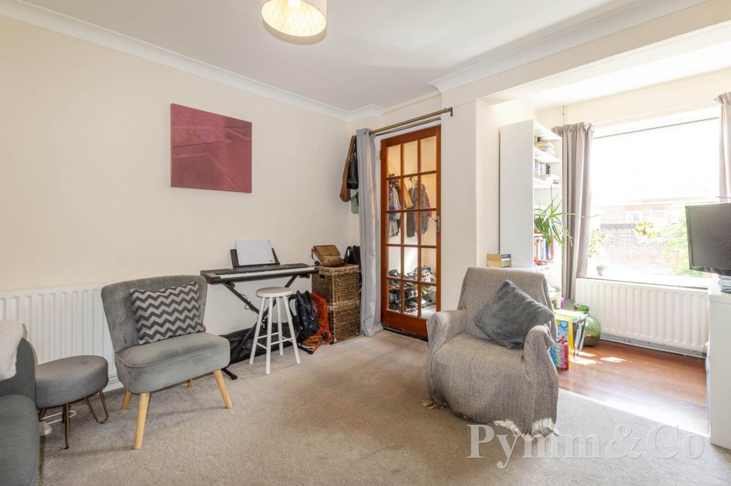 Property photo 3 of 13