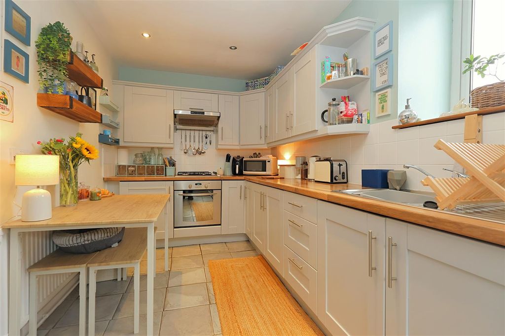 Property photo 2 of 21 Kitchen Diner