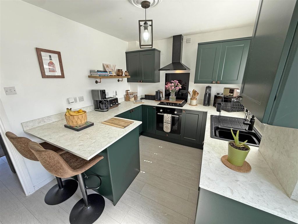 Property photo 3 of 8 Kitchen.Jpg