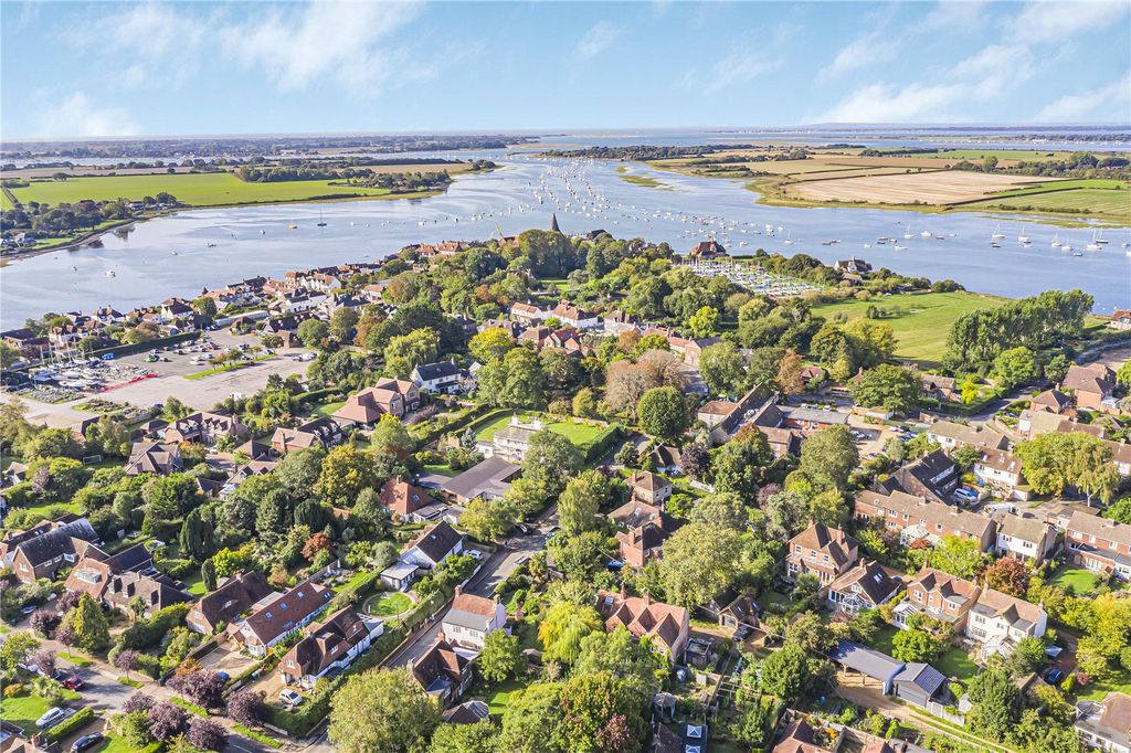 Property photo 2 of 34 Harbour Village