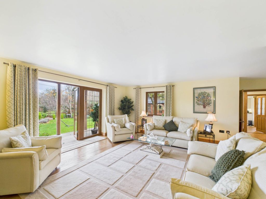 Property photo 3 of 34