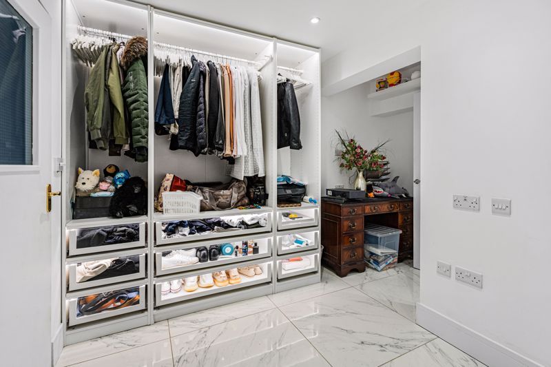 Property photo 3 of 31 Bedroom 6/Office