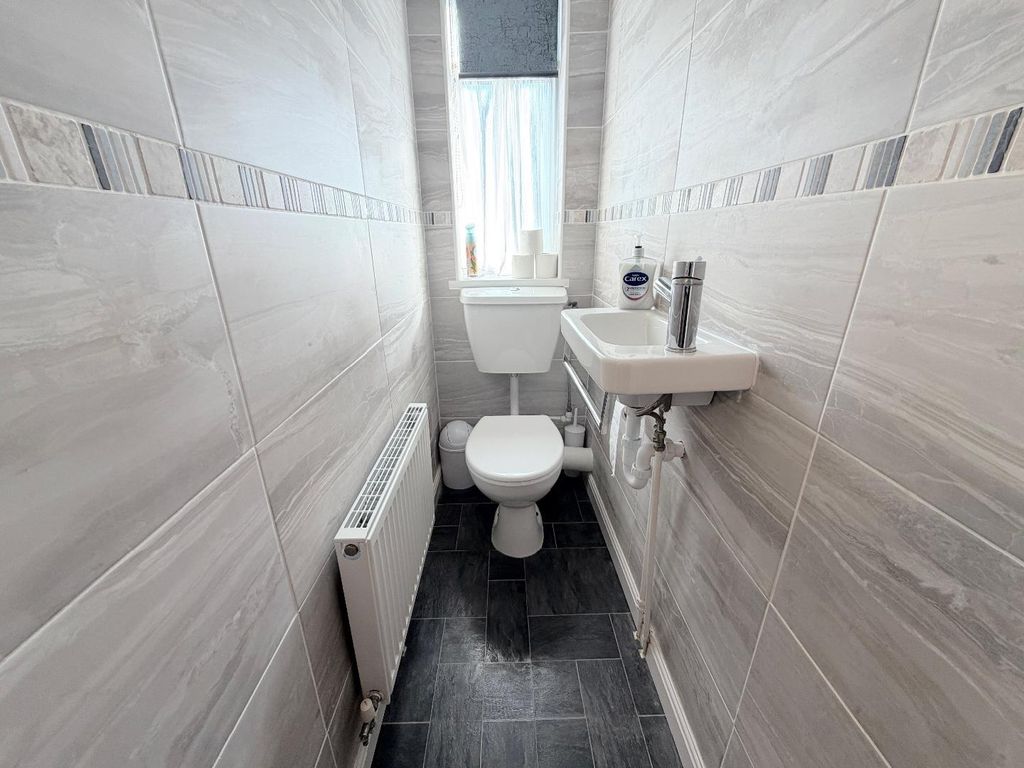 Property photo 3 of 20 Downstairs Toilet