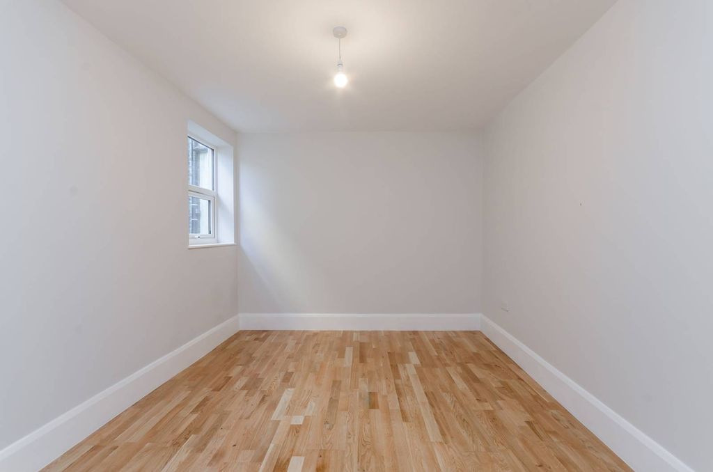 Property photo 3 of 4