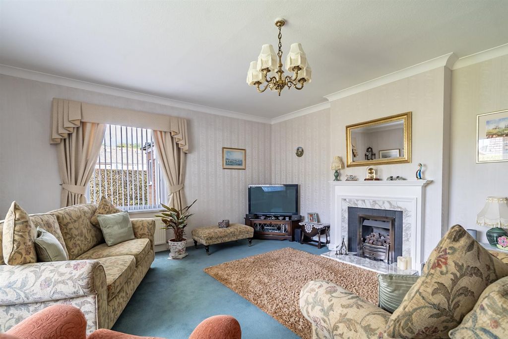 Property photo 2 of 16 Living Room