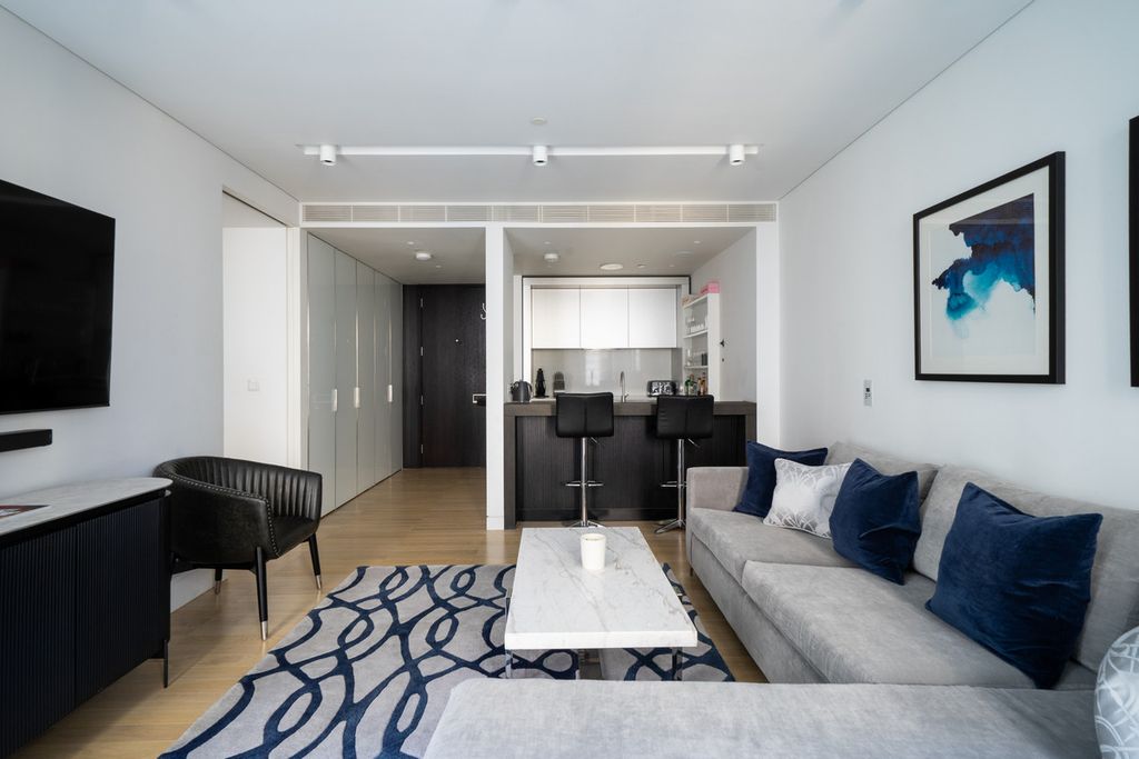 Property photo 3 of 23