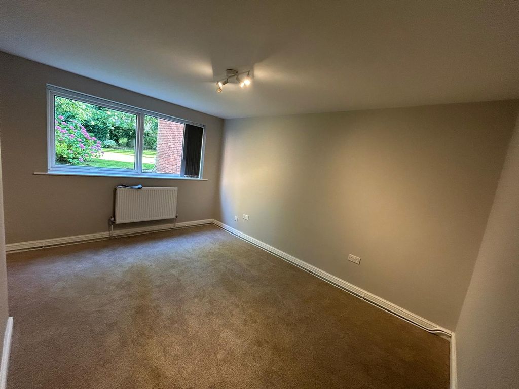 Property photo 3 of 16 Photo 2