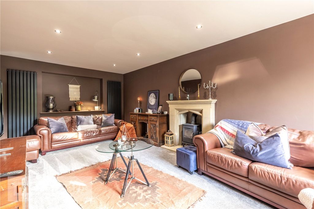 Property photo 2 of 22 Living Room