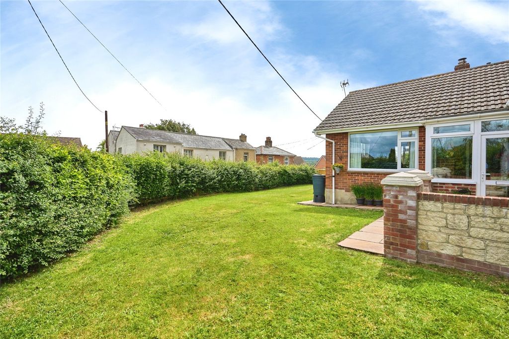 Property photo 2 of 24 Picture No. 32