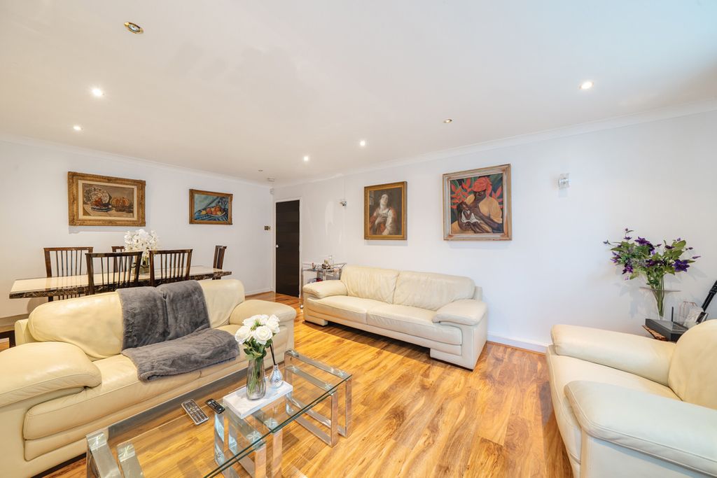 Property photo 3 of 21 1341818-7-68A5c74...