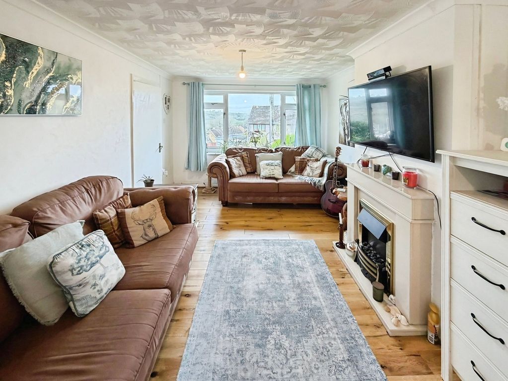 Property photo 3 of 26