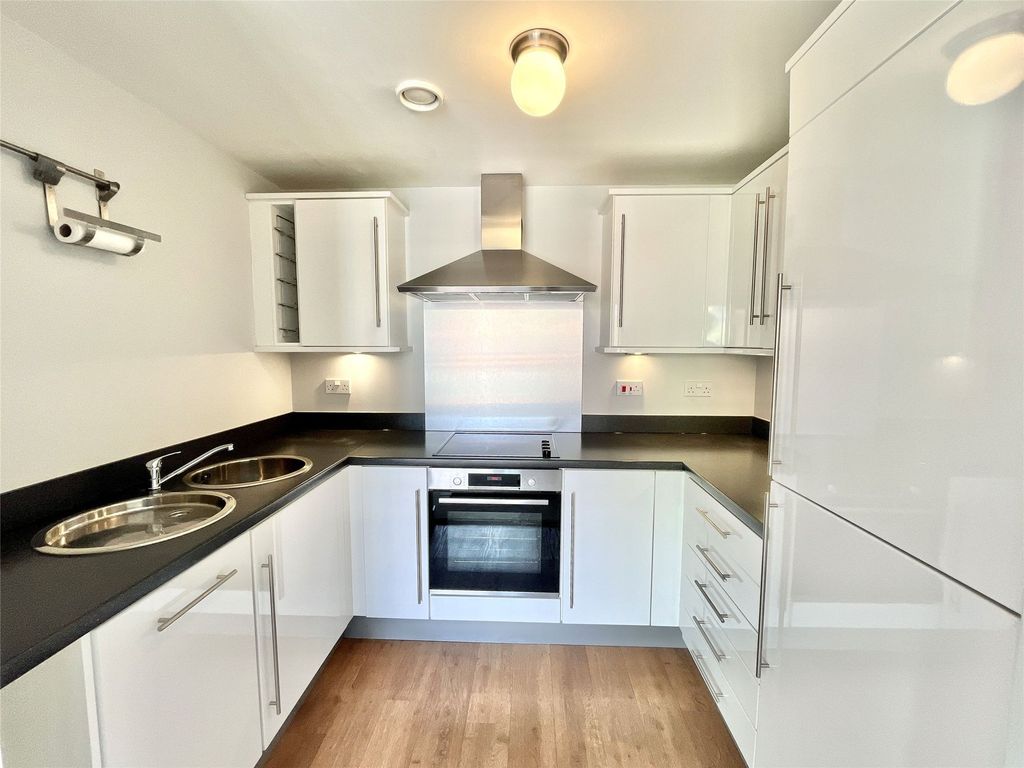 Property photo 2 of 8 Kitchen