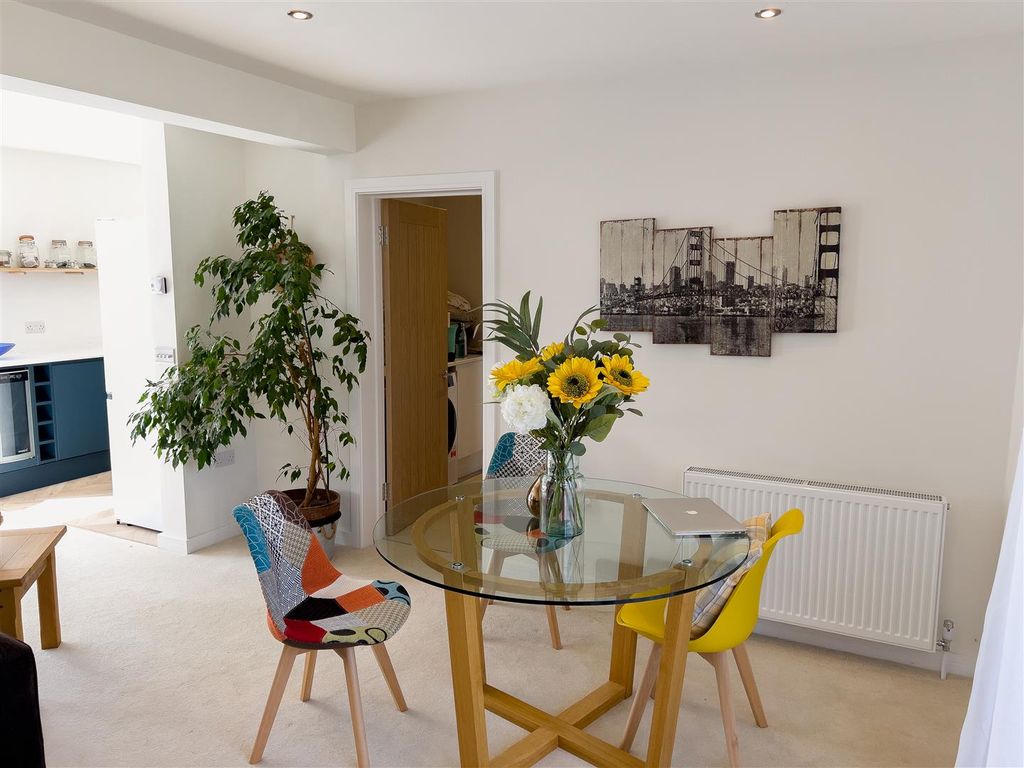 Property photo 3 of 37