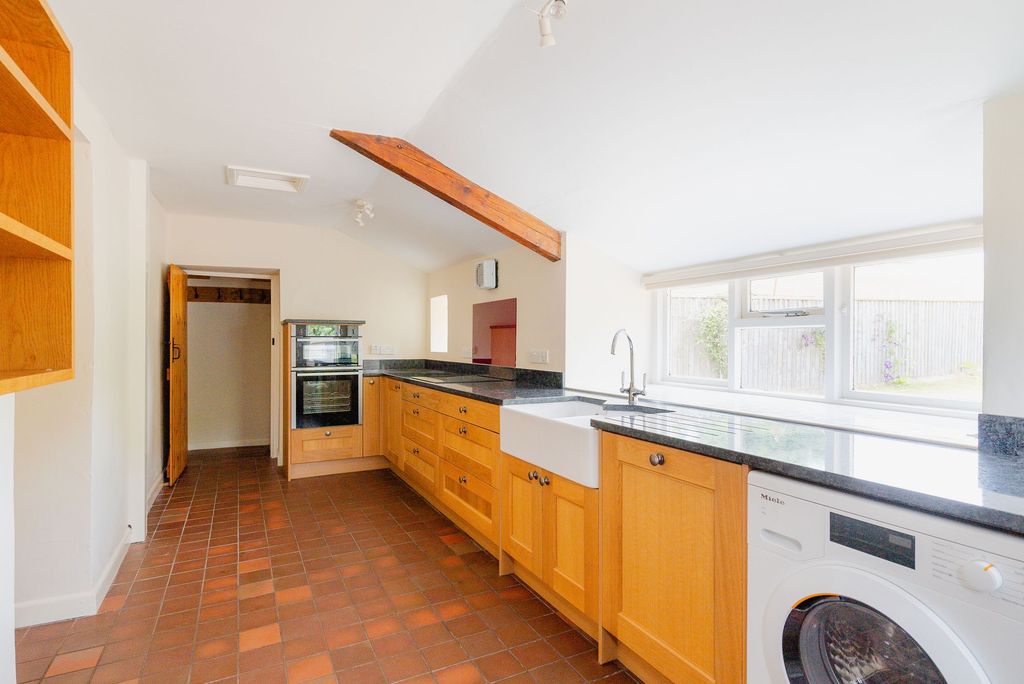 Property photo 2 of 23