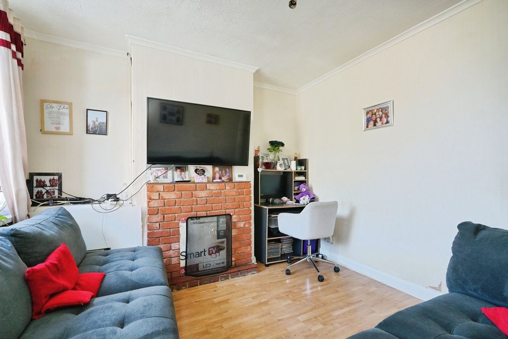 Property photo 3 of 17 Photo