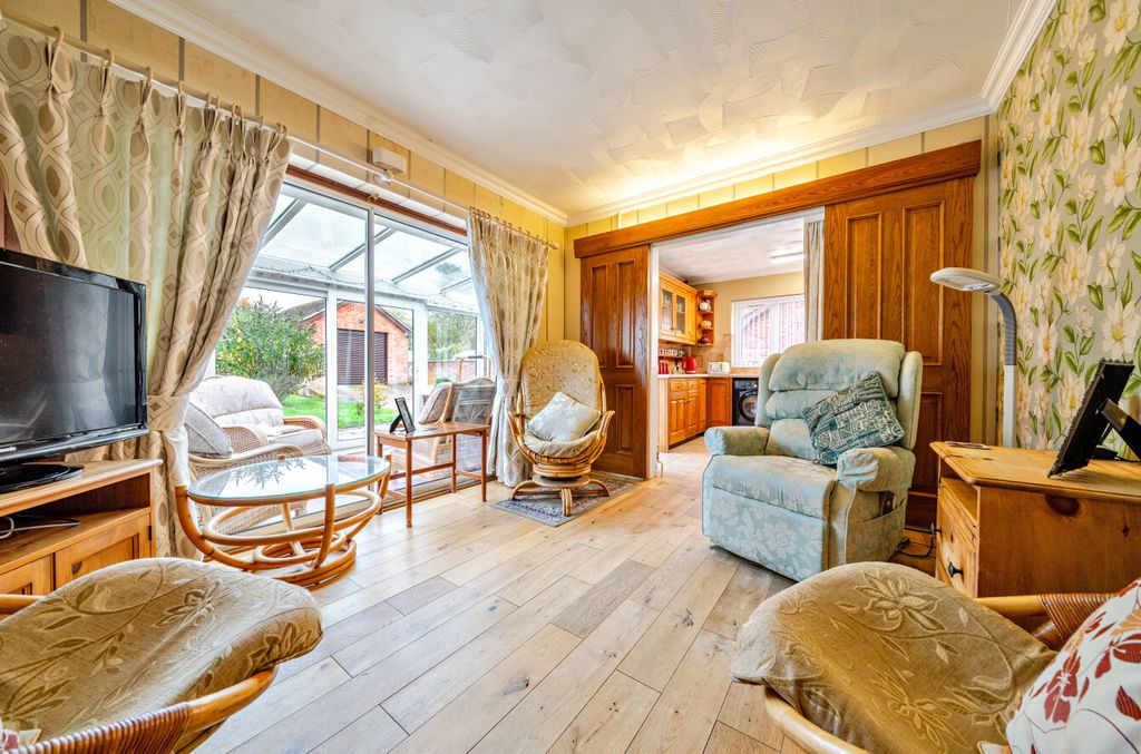 Property photo 3 of 16 1368774-7-68Ef84Dcb9781
